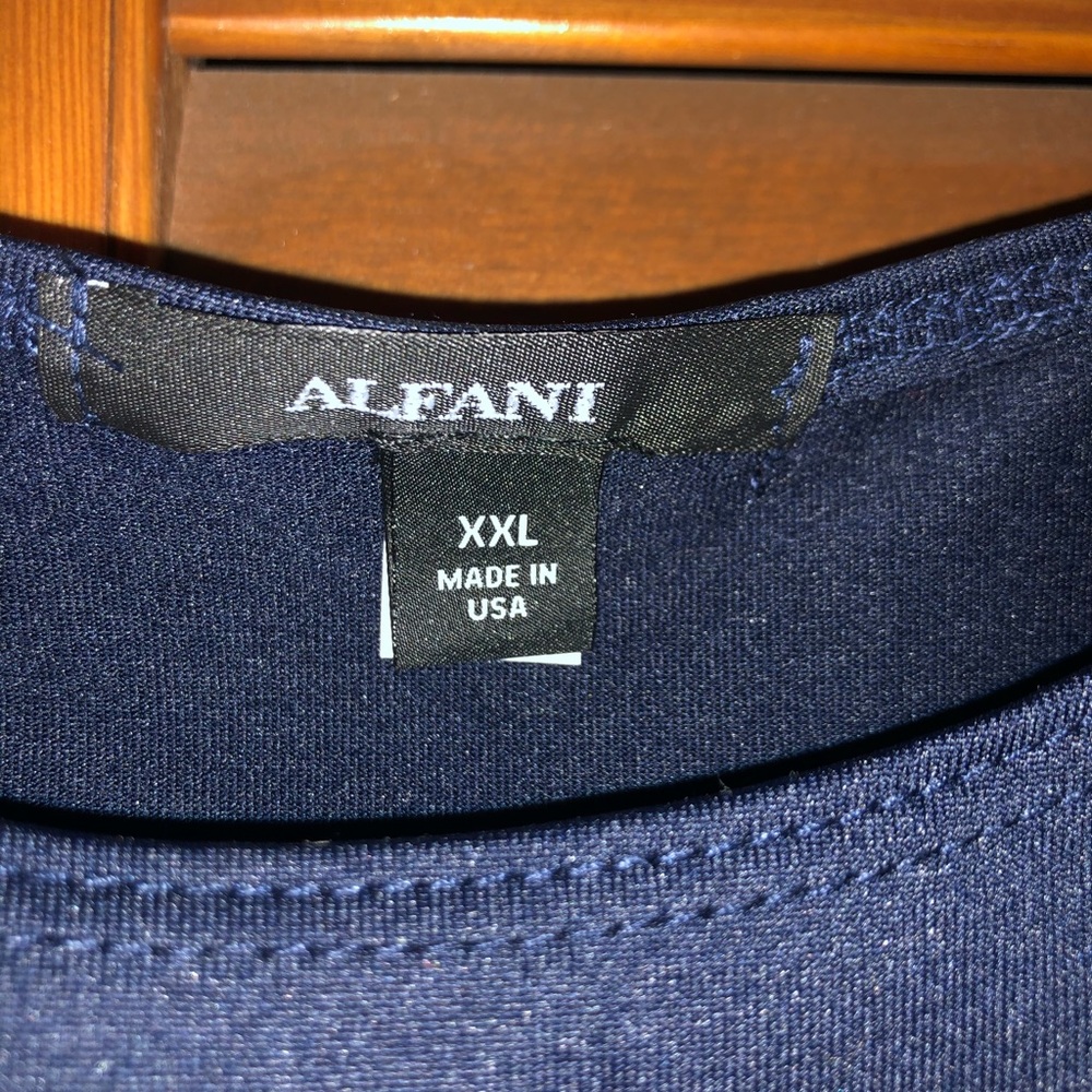 Navy Ruched Tank - Picture 3 of 3